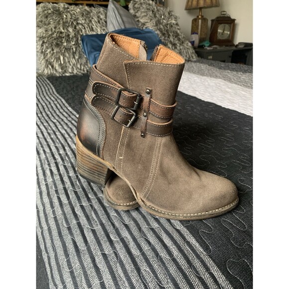 Freebird Brown and Tan Ankle Boots - Picture 2 of 16